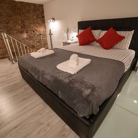 Loft Ramondetta 30Tre Apartment คาตาเนีย ภายนอก รูปภาพ