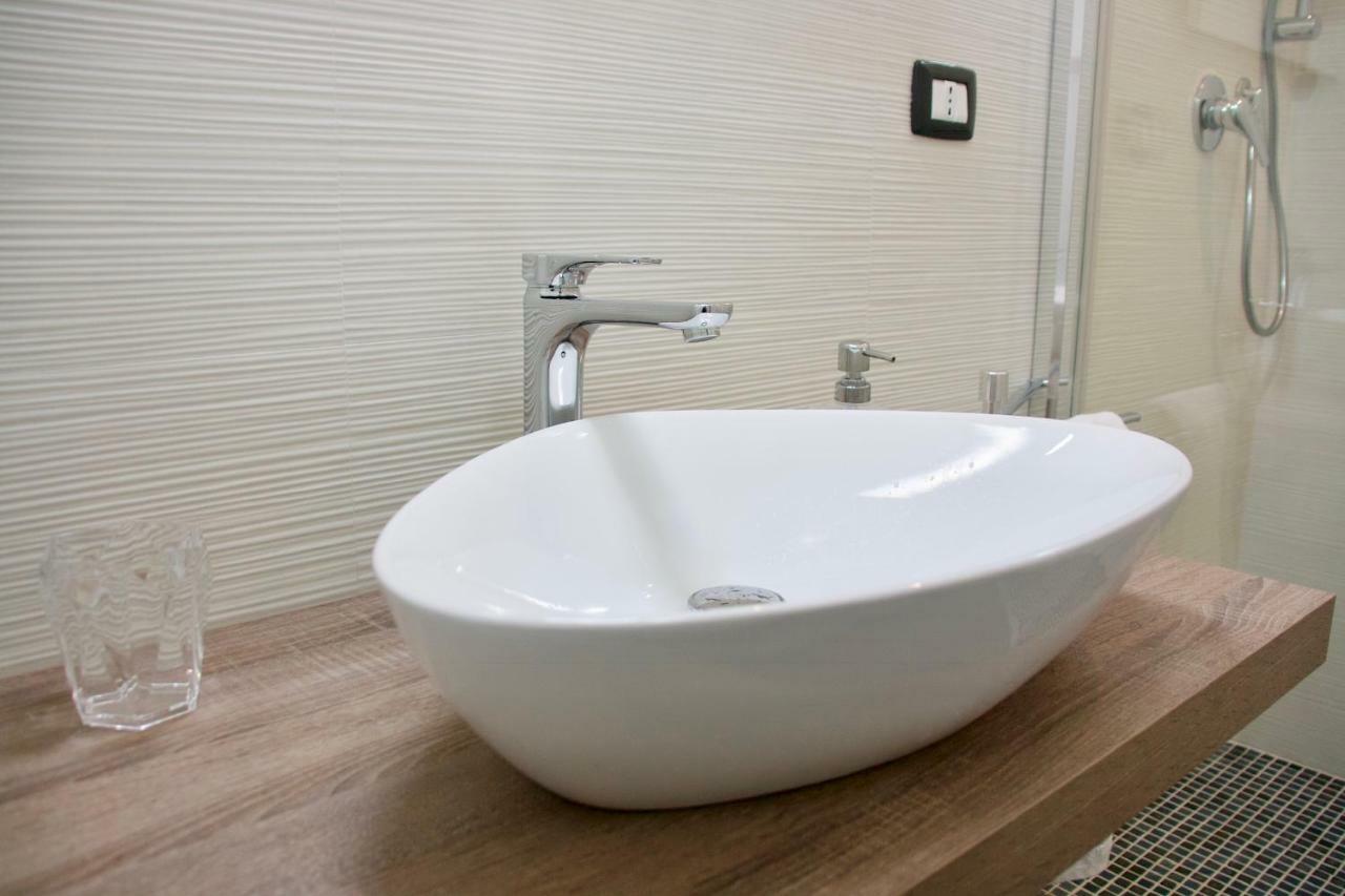 Loft Ramondetta 30Tre Apartment คาตาเนีย ภายนอก รูปภาพ